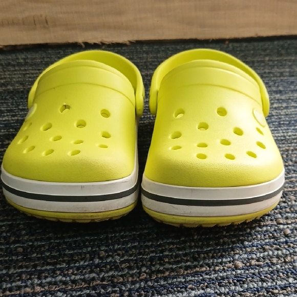 CROCS Kids Bright Yellow Water Shoes - Picture 3 of 7